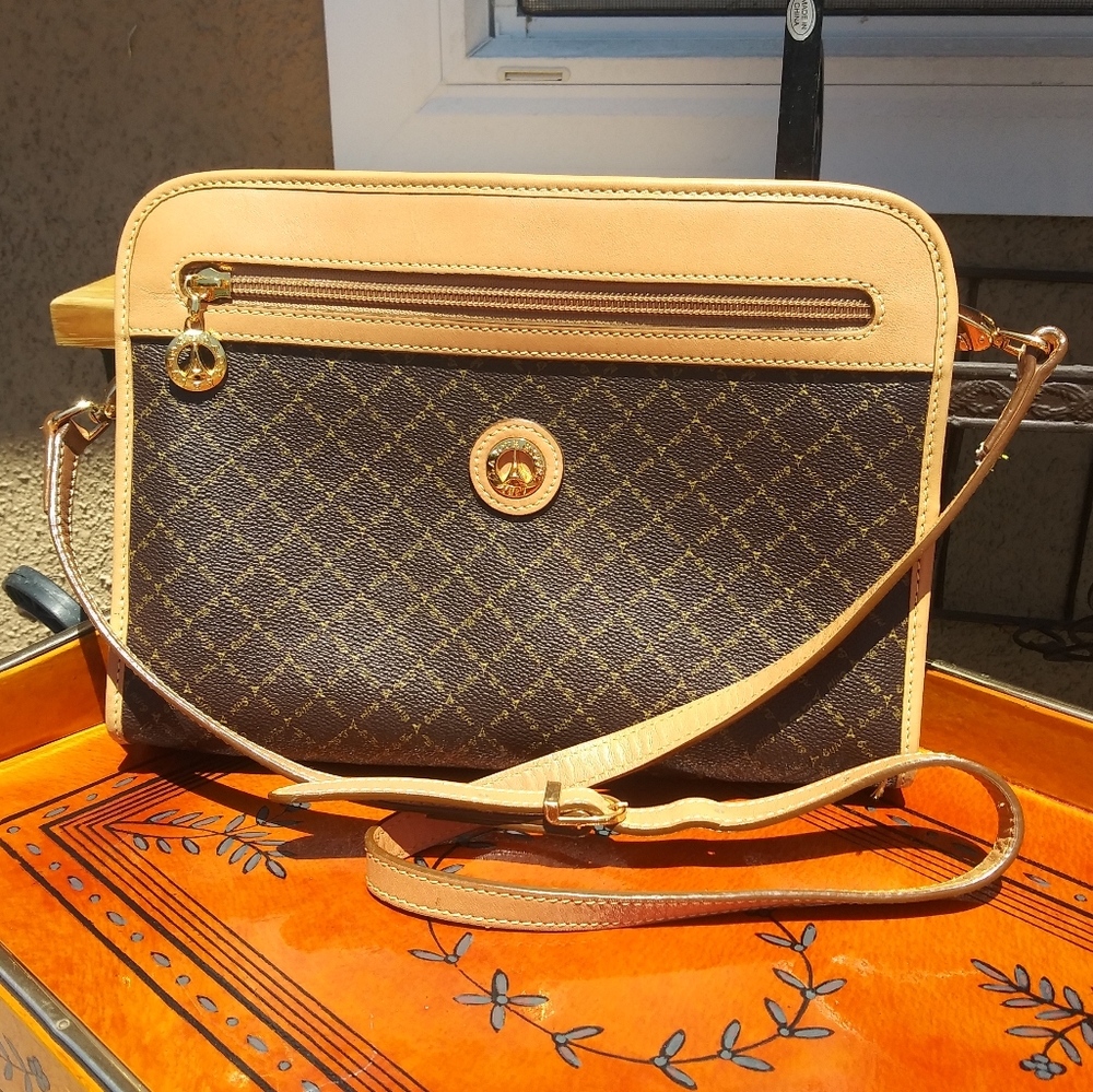 La Tour Eiffel Shoulder Bag